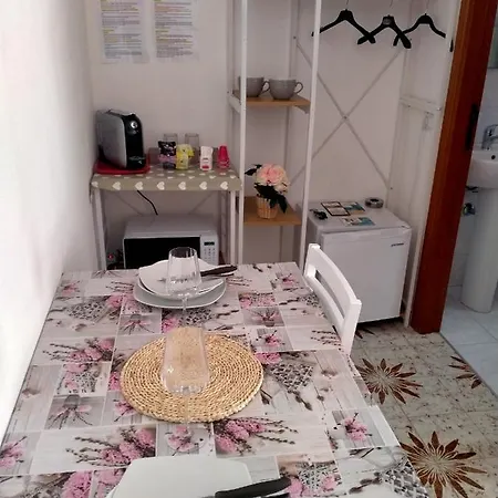 Le Camelie Camera *